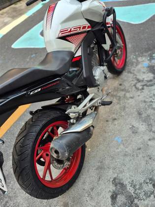 HONDA CB TWISTER 